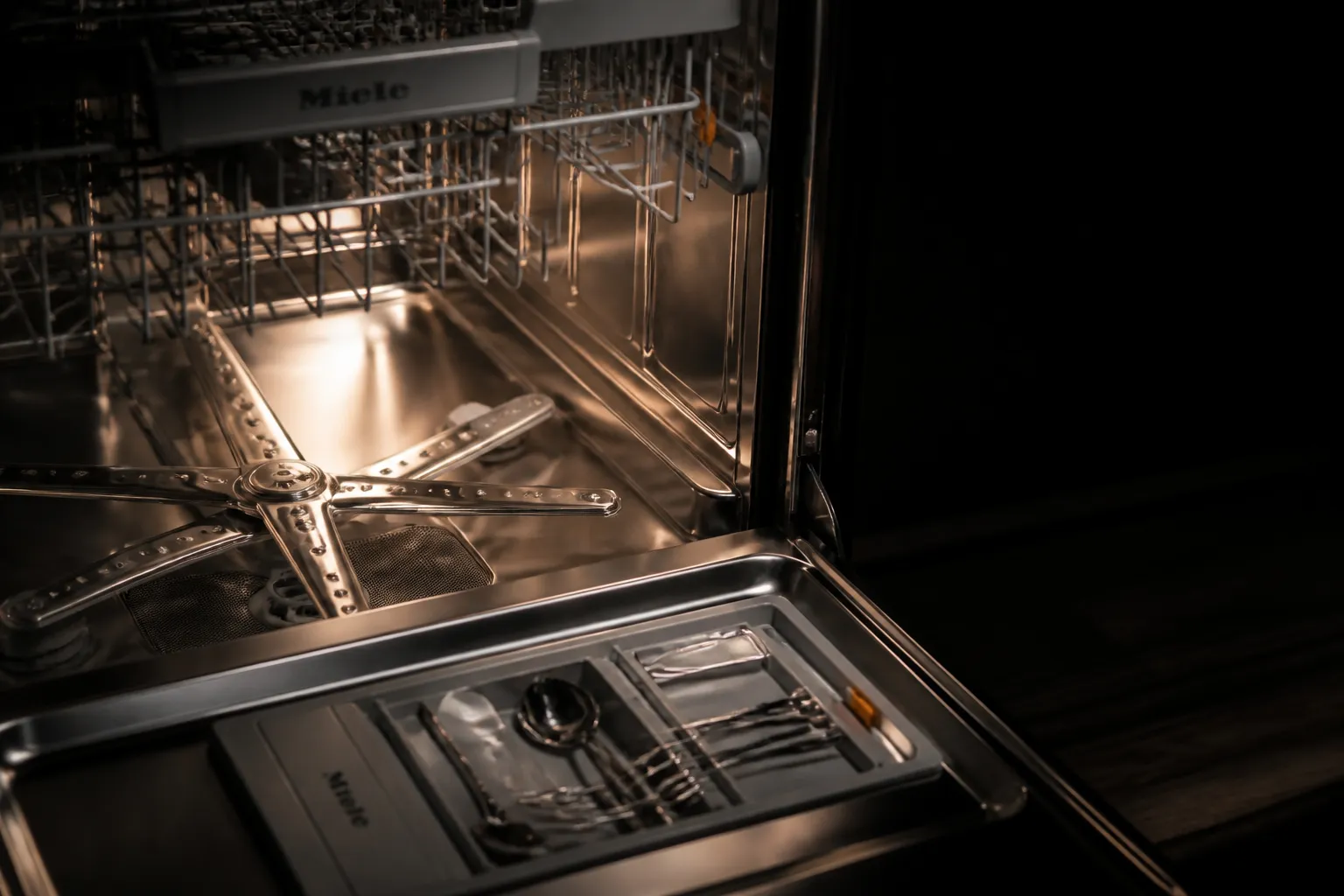Открытая посудомоечная машина Miele
